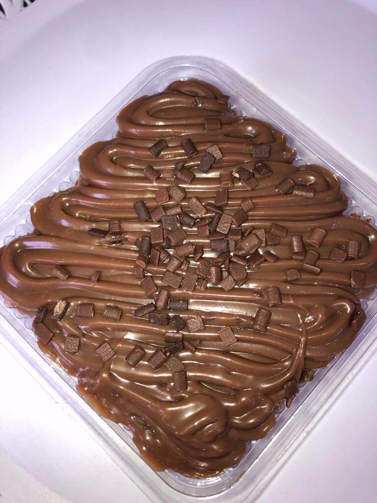 Bolos caseiros no pote sabor brigadeiro