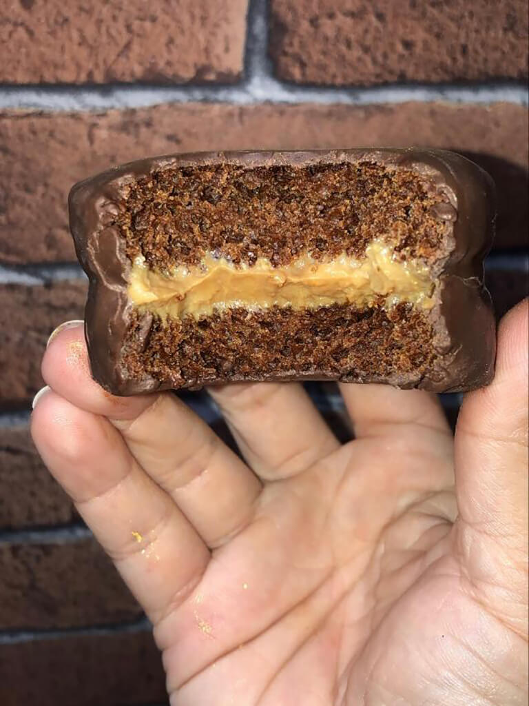 Pão de mel com doce de leite